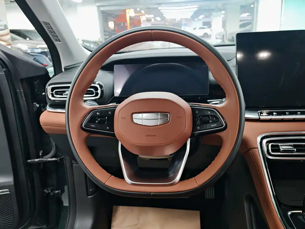 Geely Emgrand 2026 5 1.5T DCT Luxury