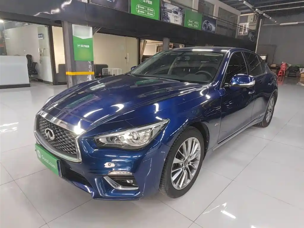 Купить Infiniti Q50L