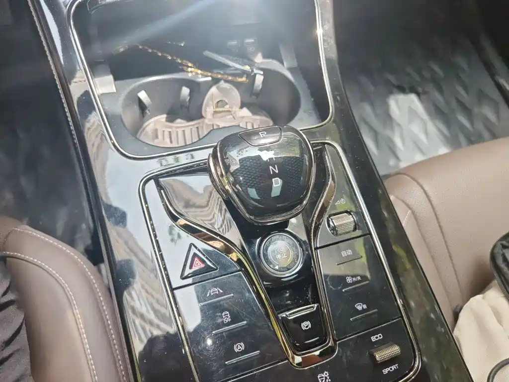 BYD Han — миниатюра 7