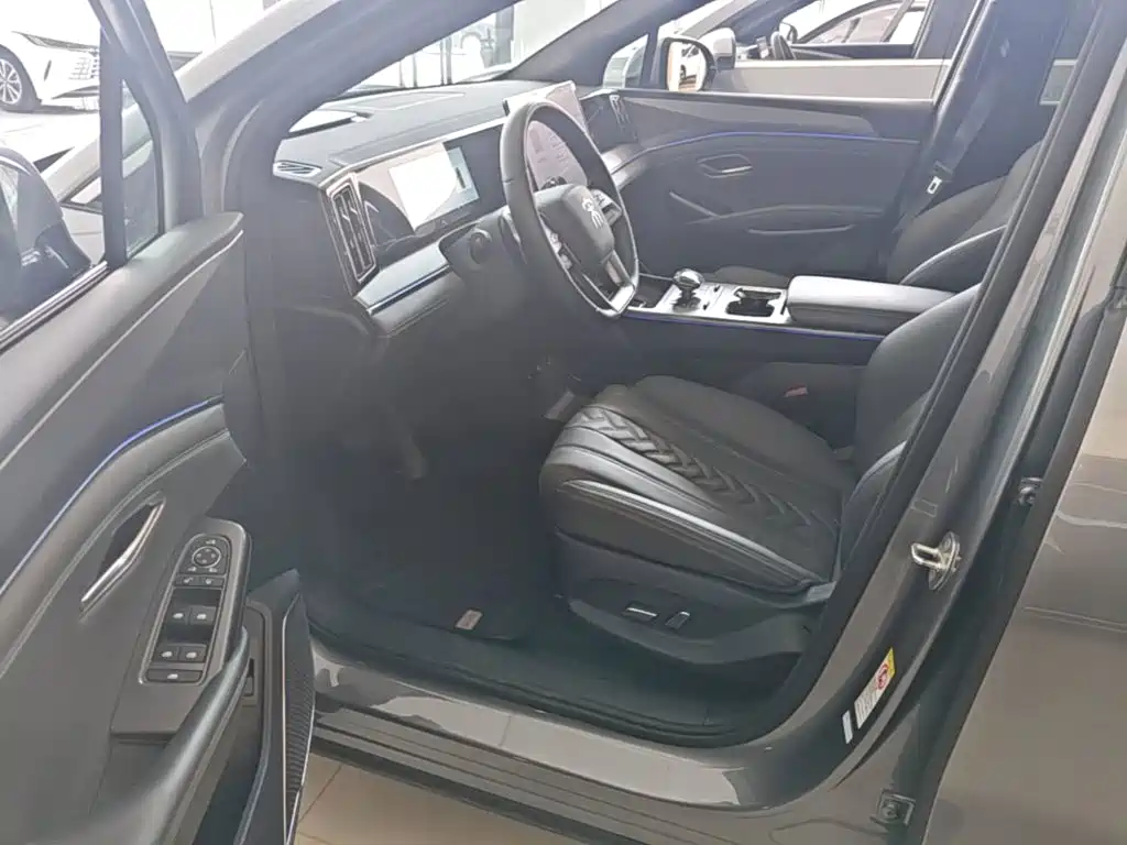 BYD L DM-i — миниатюра 16