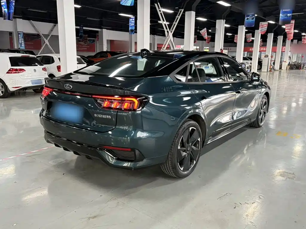 Ford Mondeo — миниатюра 15