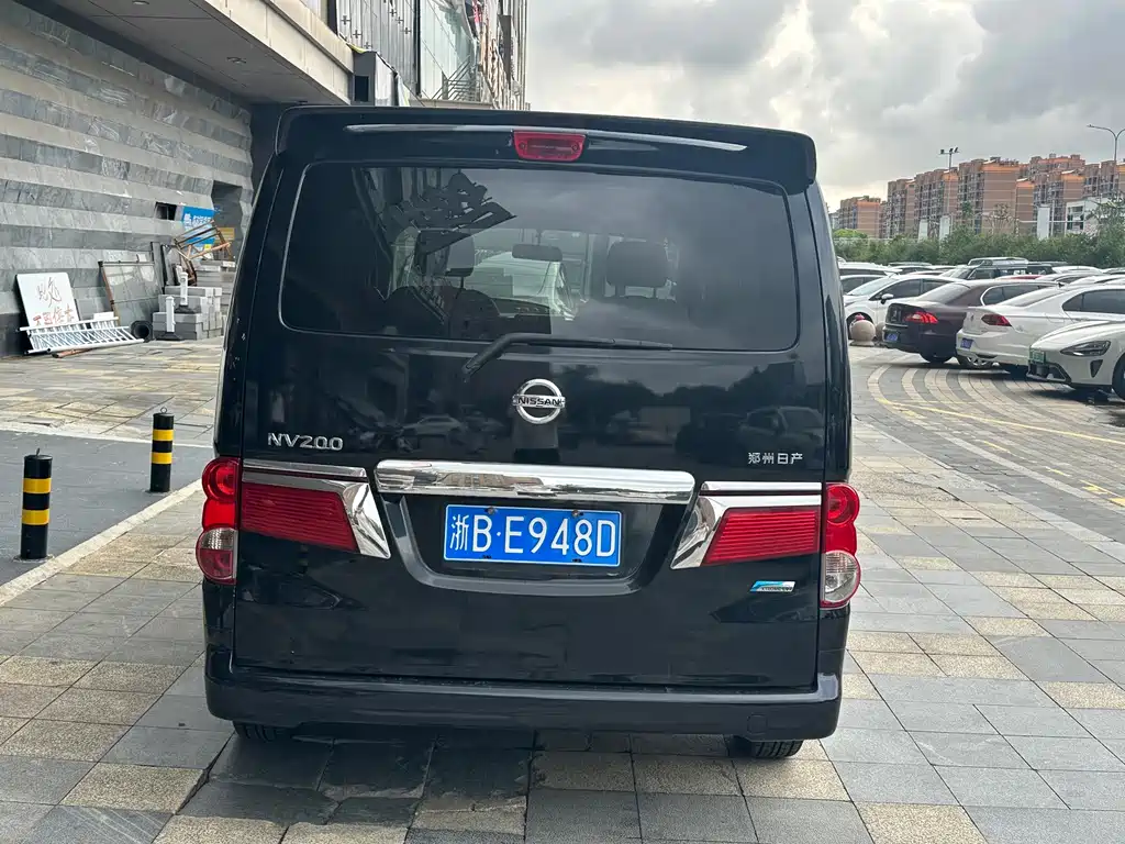 Nissan NV200 — миниатюра 6