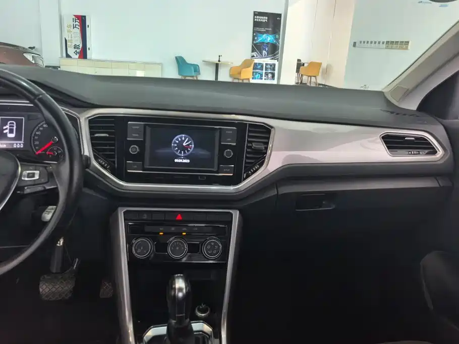 Volkswagen T-Roc — миниатюра 13
