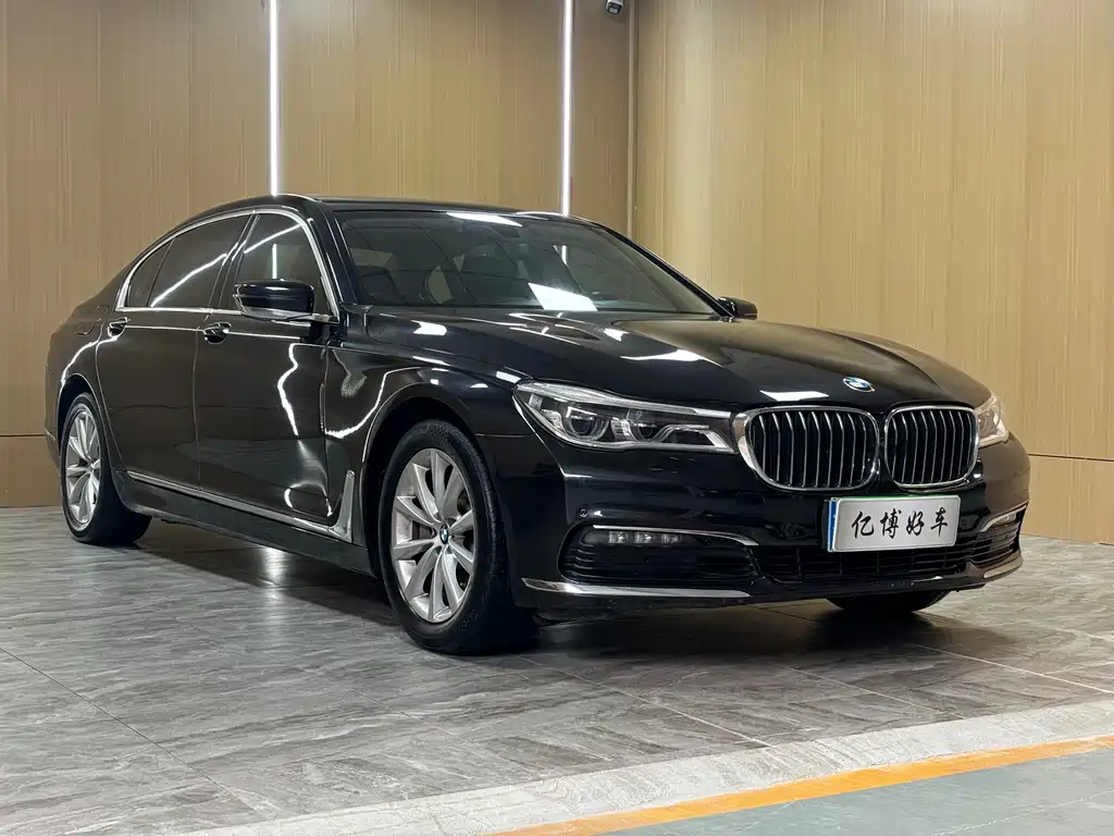 BMW 7 Series — миниатюра 3