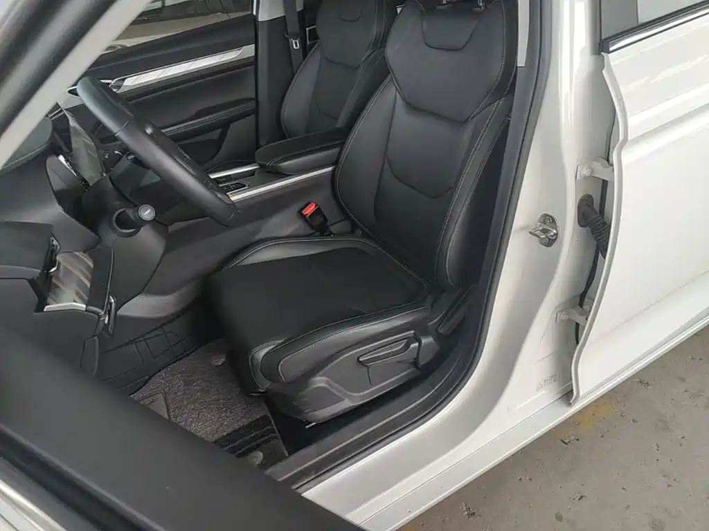 Geely L HiP — миниатюра 15