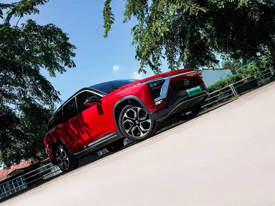 NIO ES8 2018 355KM мест