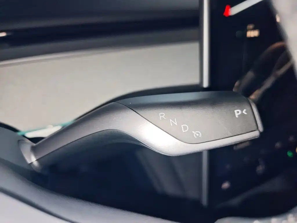 Tesla Model Y — миниатюра 14