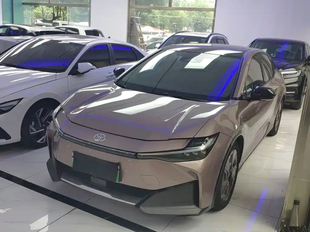 Toyota bZ3 — миниатюра 2