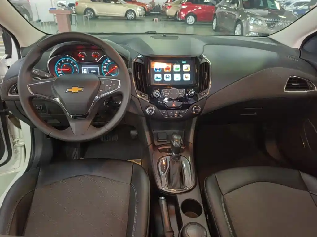 Chevrolet Cruze — миниатюра 10