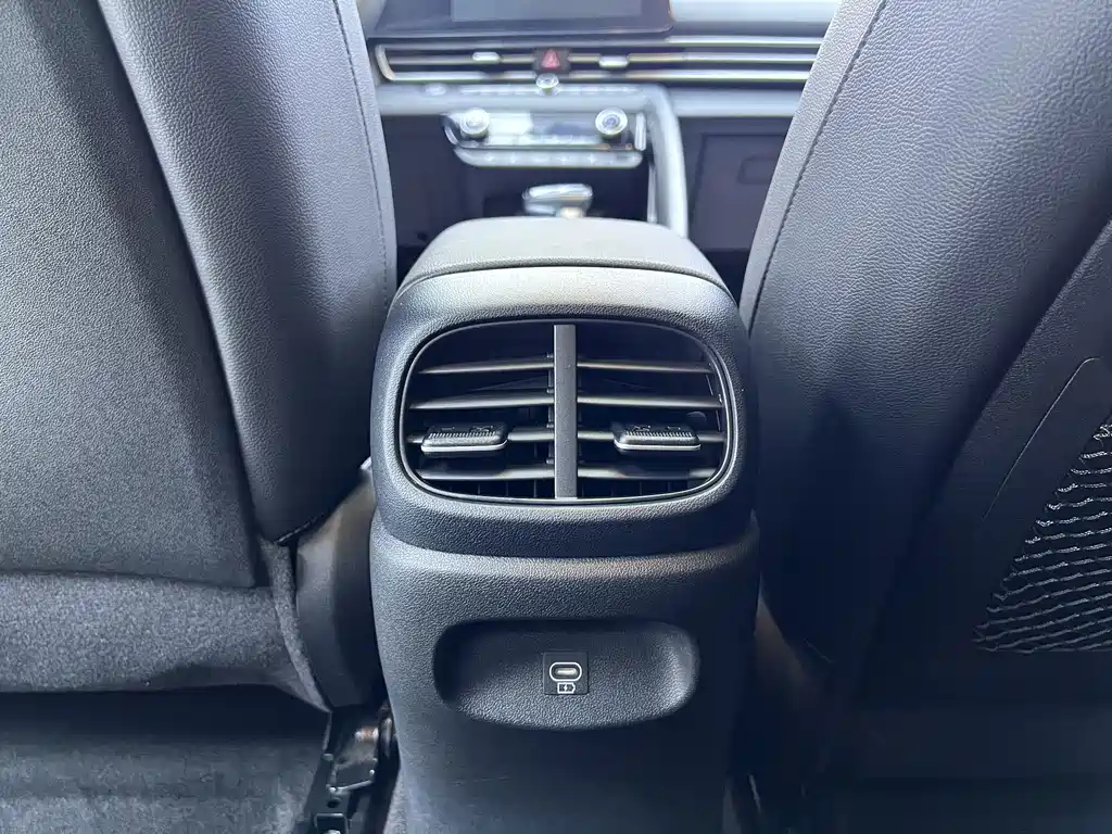 Hyundai Elantra — миниатюра 14