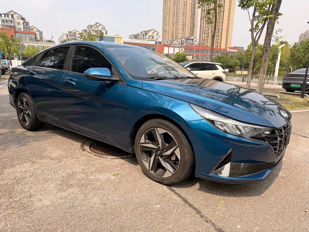 Hyundai Elantra — миниатюра 3
