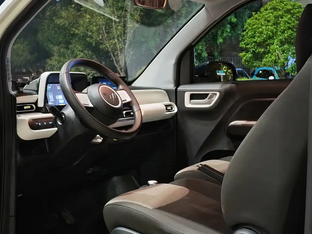 Wuling MINIEV — миниатюра 9