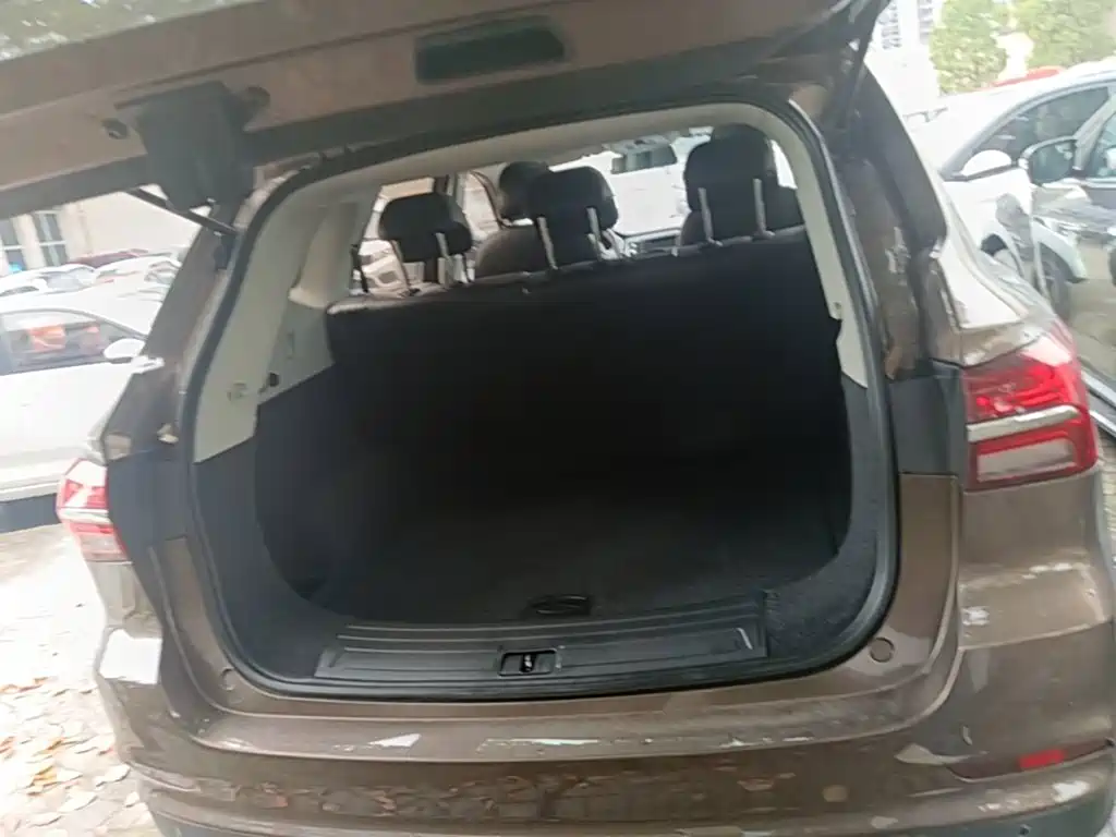 Roewe RX5 — миниатюра 19