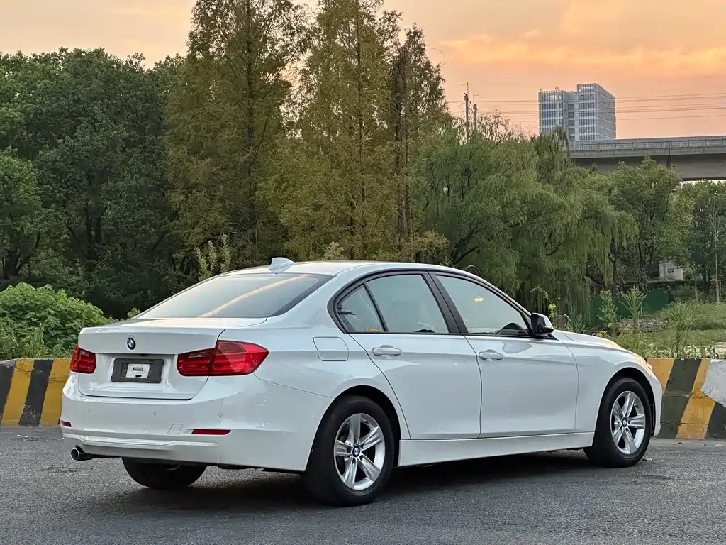 BMW 3 Series — миниатюра 6