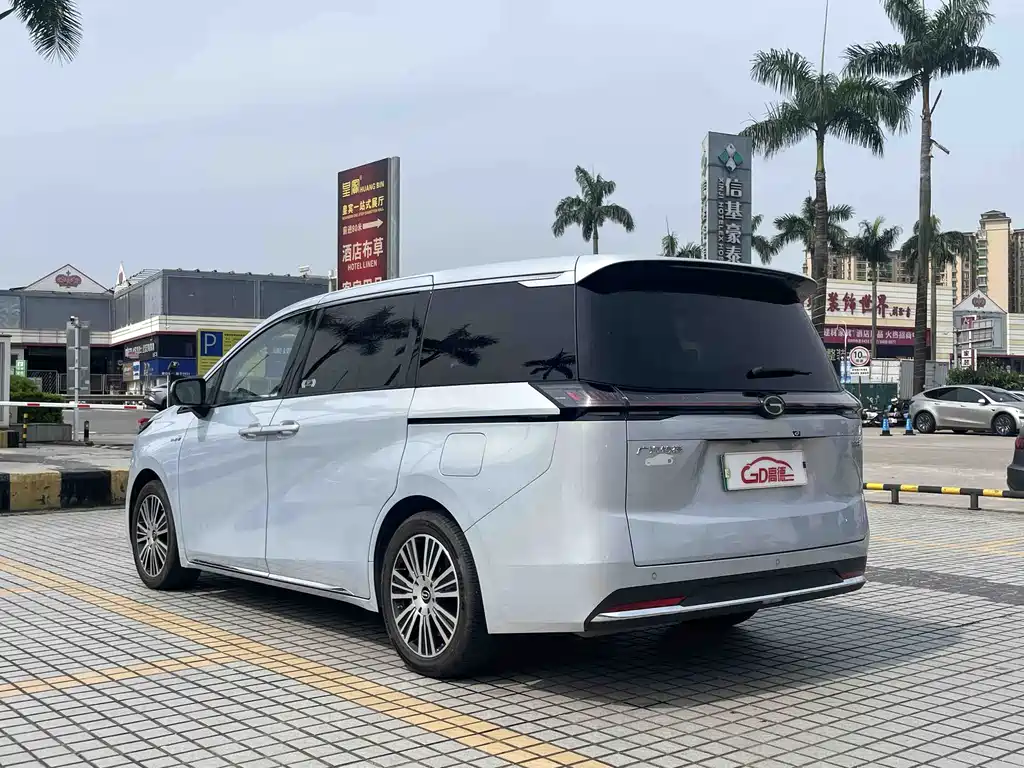 GAC Motor Trumpchi E8 PHEV — миниатюра 6