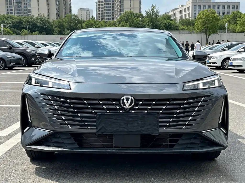 Changan Eado — миниатюра 2