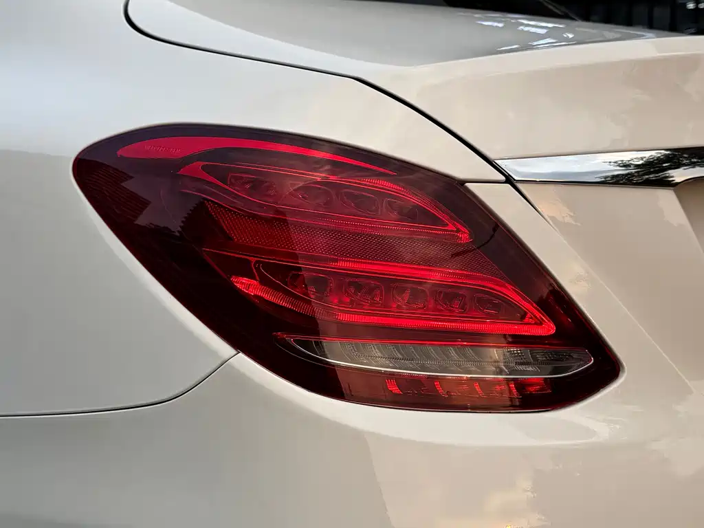 Mercedes-Benz C-Class — миниатюра 20