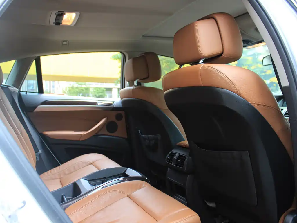 BMW X6 — миниатюра 10