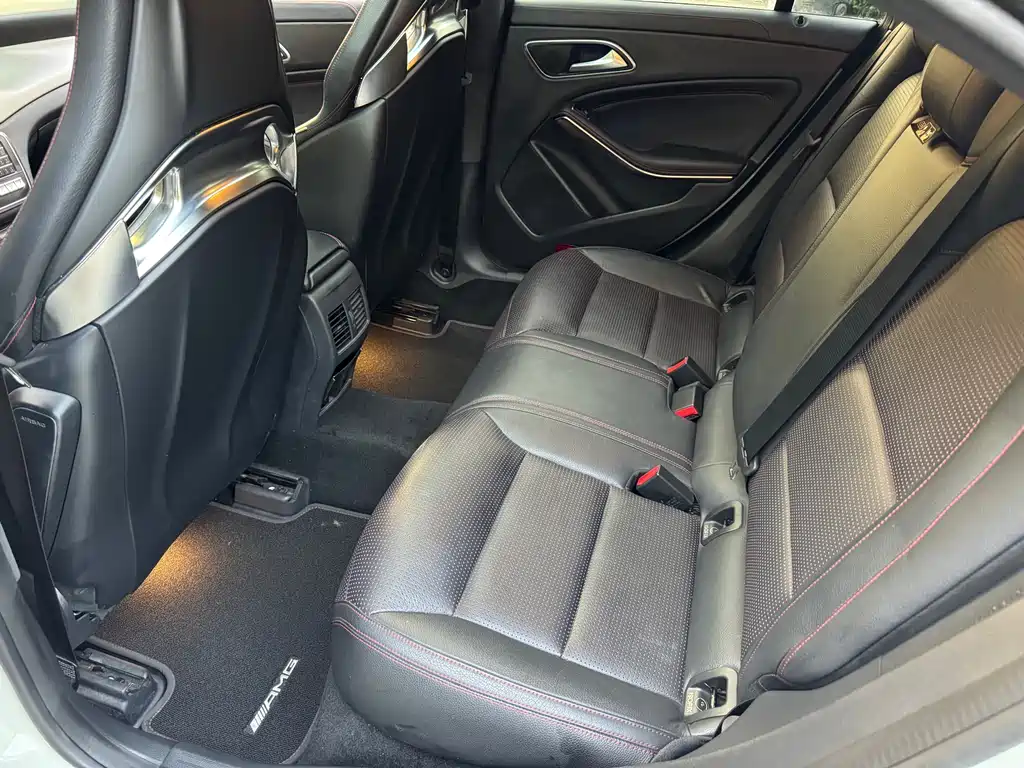 Mercedes-Benz CLA AMG — миниатюра 10
