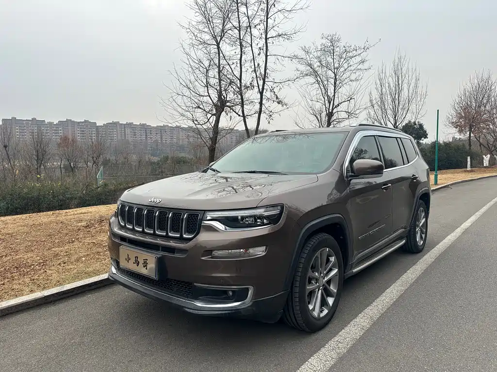 JEEP GRAND COMMANDER