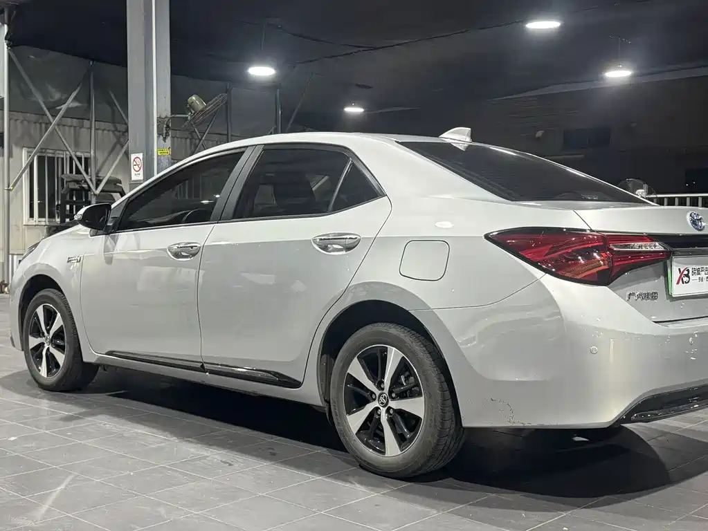 Toyota Levin Twin Engine E+ — миниатюра 4