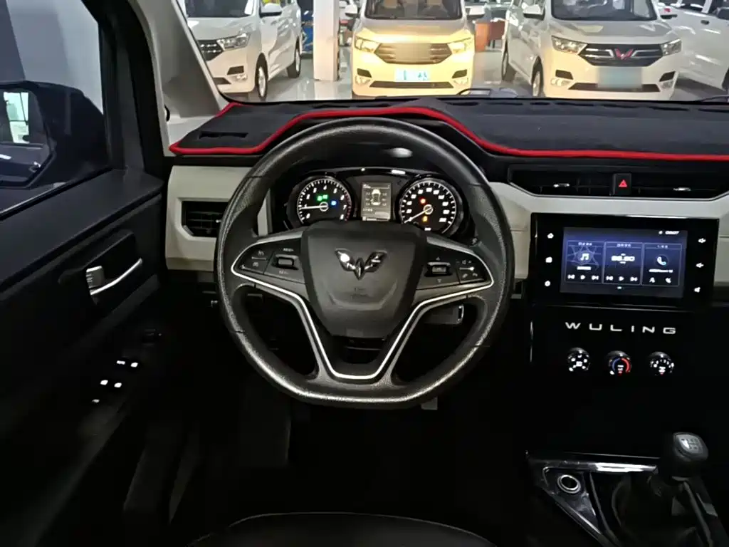 Wuling Hongguang PLUS — миниатюра 11