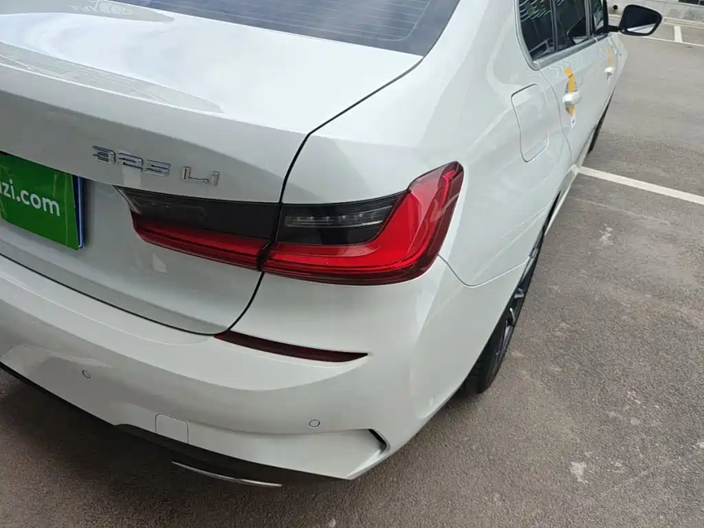 BMW 3 Series — миниатюра 8
