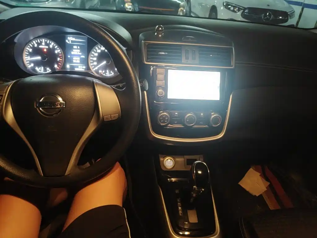 Nissan Tiida — миниатюра 5