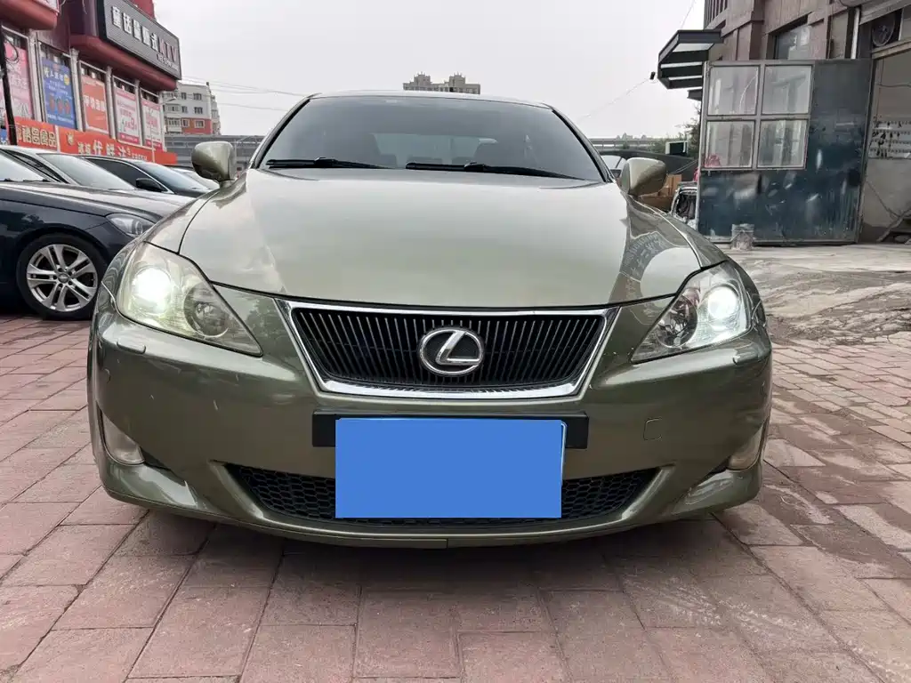 Lexus IS — миниатюра 2