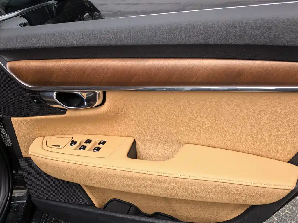 Volvo S90 — миниатюра 16