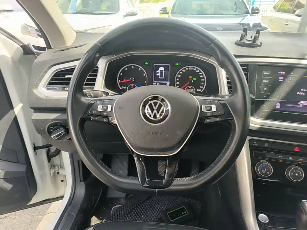 Volkswagen T-Roc — миниатюра 11