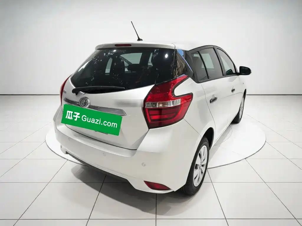Toyota Yaris L — миниатюра 6