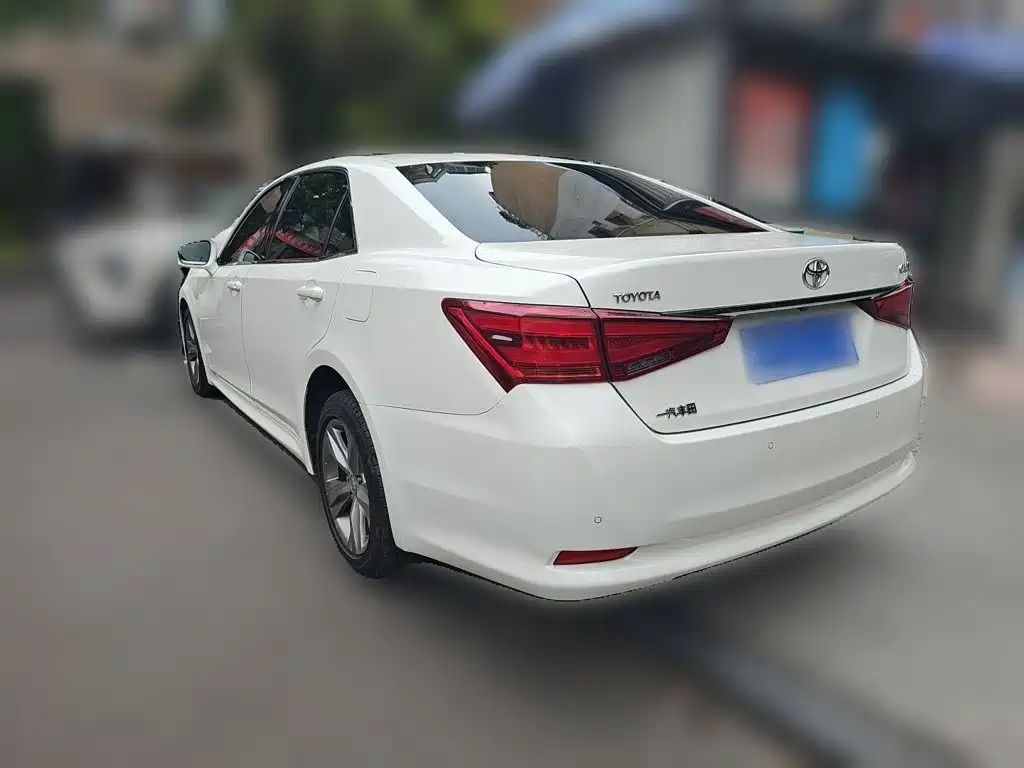 Toyota Crown — миниатюра 25