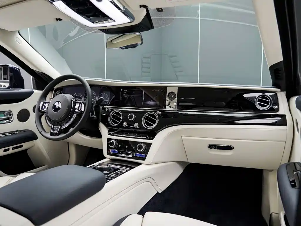 Rolls-Royce Ghost — миниатюра 21