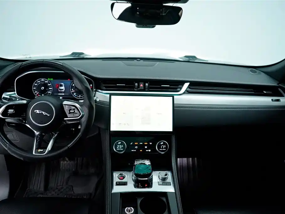 Jaguar F-Pace 2021 250PS R-Dynamic SE