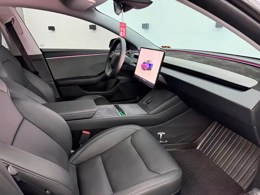 Tesla Model 3 — миниатюра 10