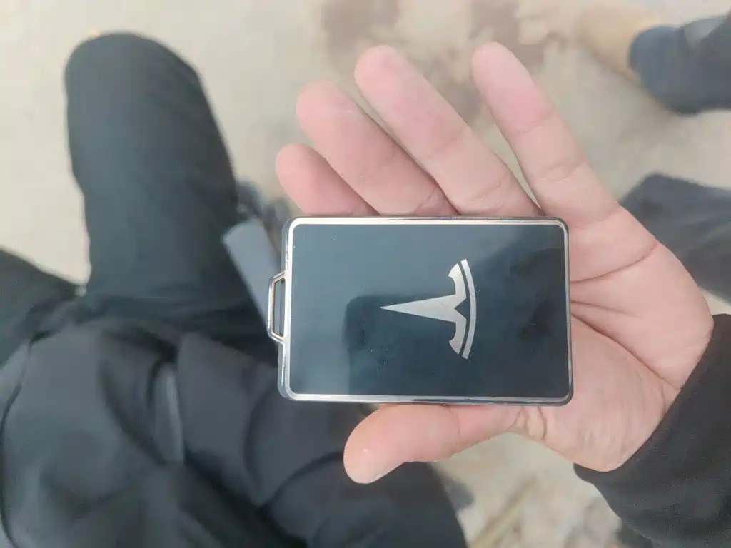 Tesla Model 3 — миниатюра 9