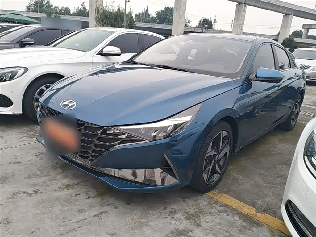 Купить Hyundai Elantra
