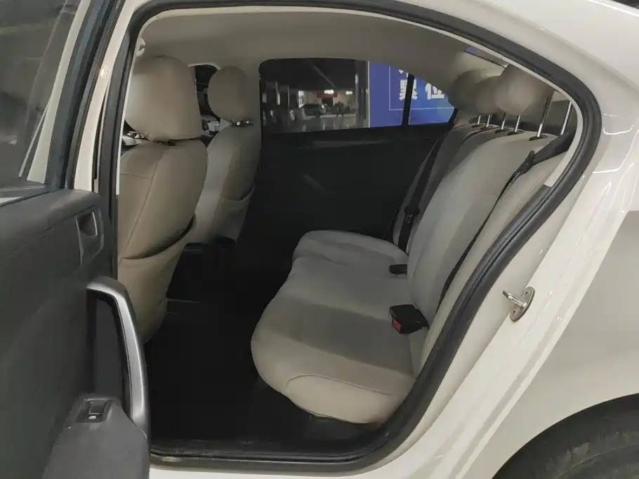 Volkswagen Santana — миниатюра 11