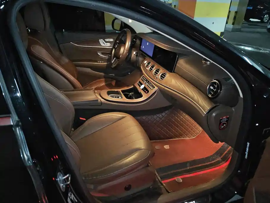Mercedes-Benz E-Class — миниатюра 8