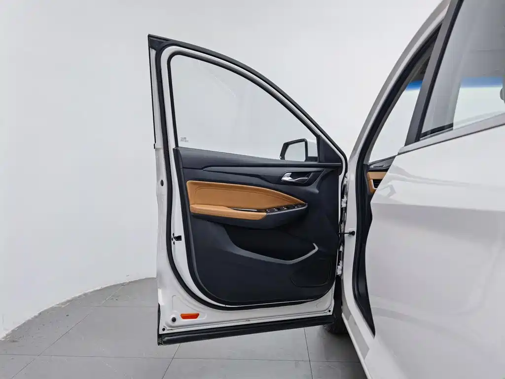Wuling Hongguang S3 — миниатюра 8