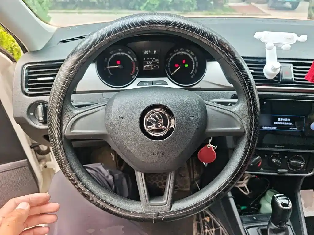 Skoda Rapid — миниатюра 3