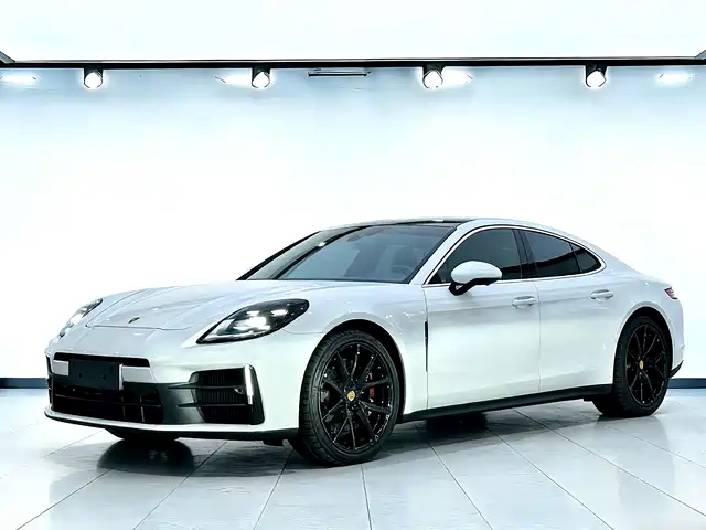 PORSCHE PANAMERA 2025