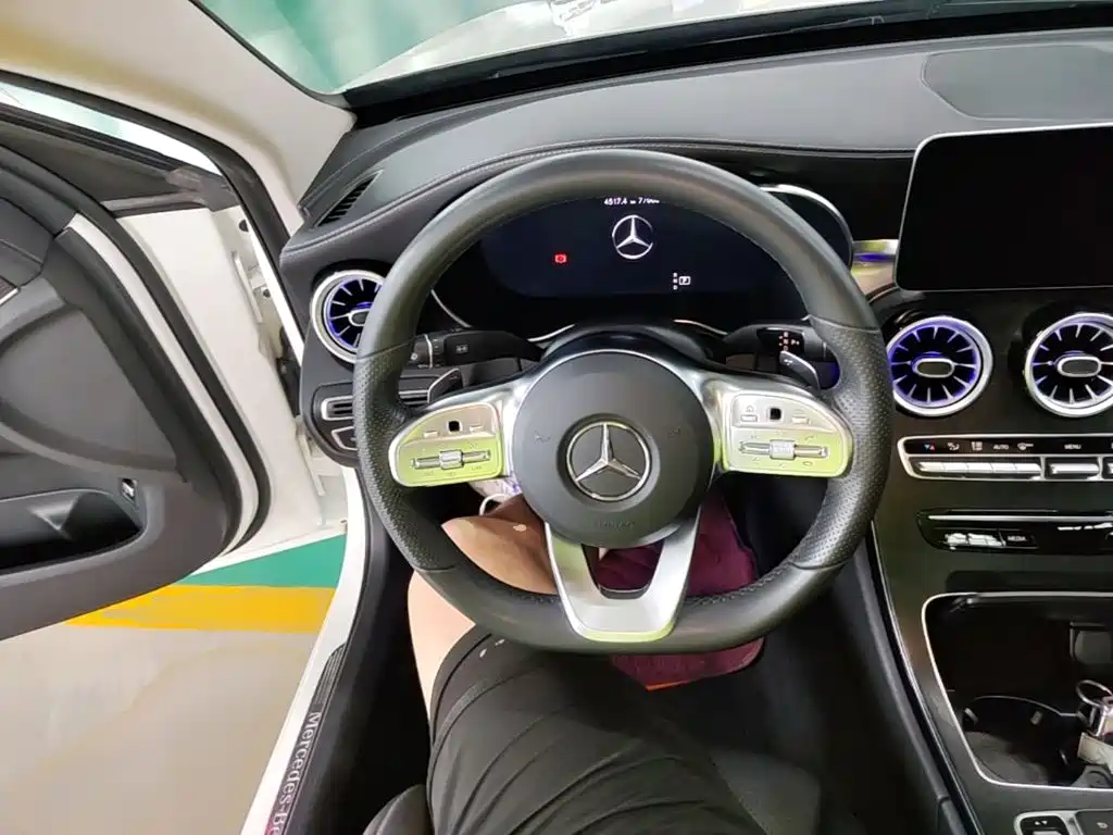 Mercedes-Benz C-Class — миниатюра 11