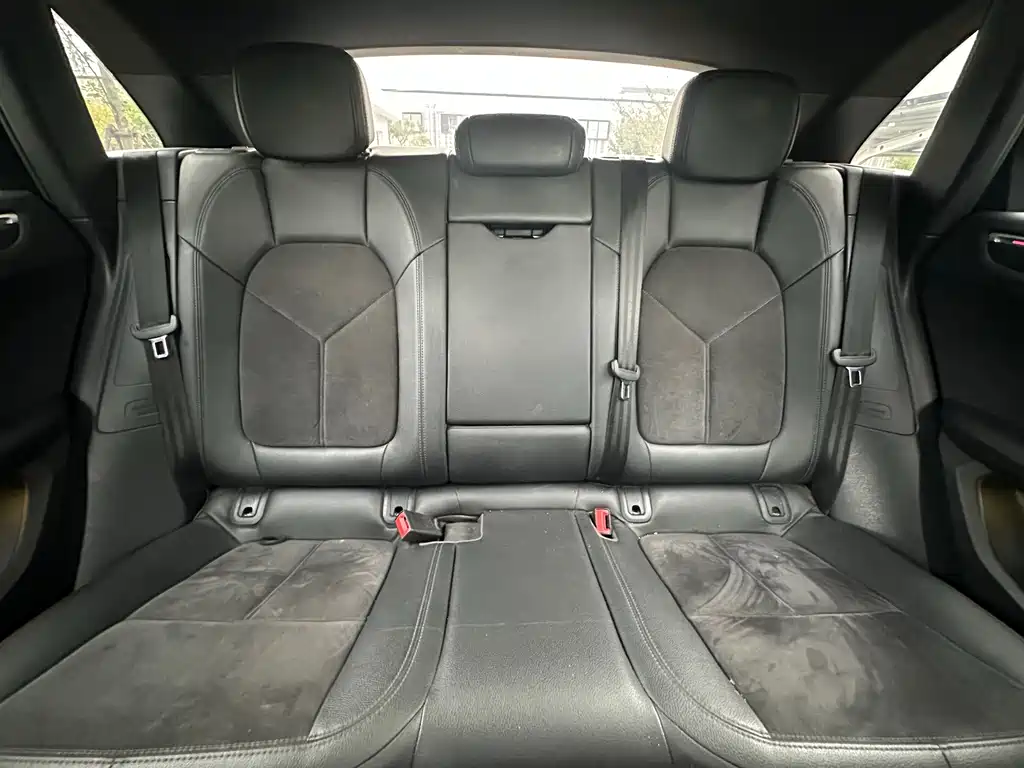 Porsche Macan — миниатюра 21