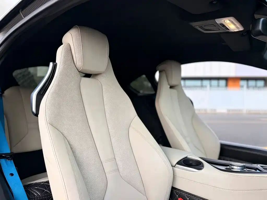 BMW i8 — миниатюра 6