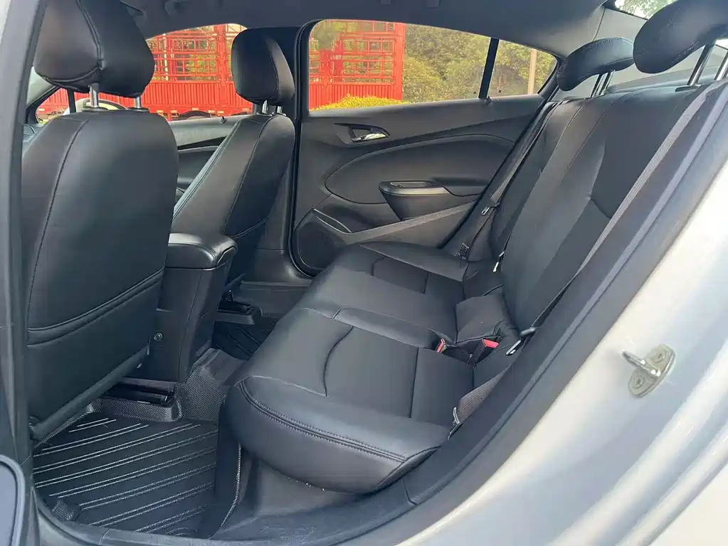 Chevrolet Cruze — миниатюра 9
