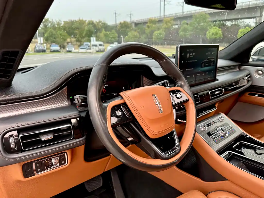 Lincoln Aviator — миниатюра 13