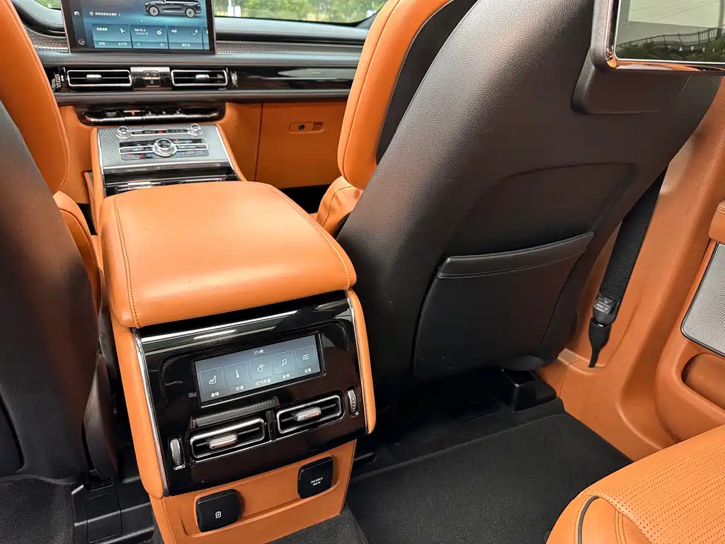 Lincoln Aviator — миниатюра 25
