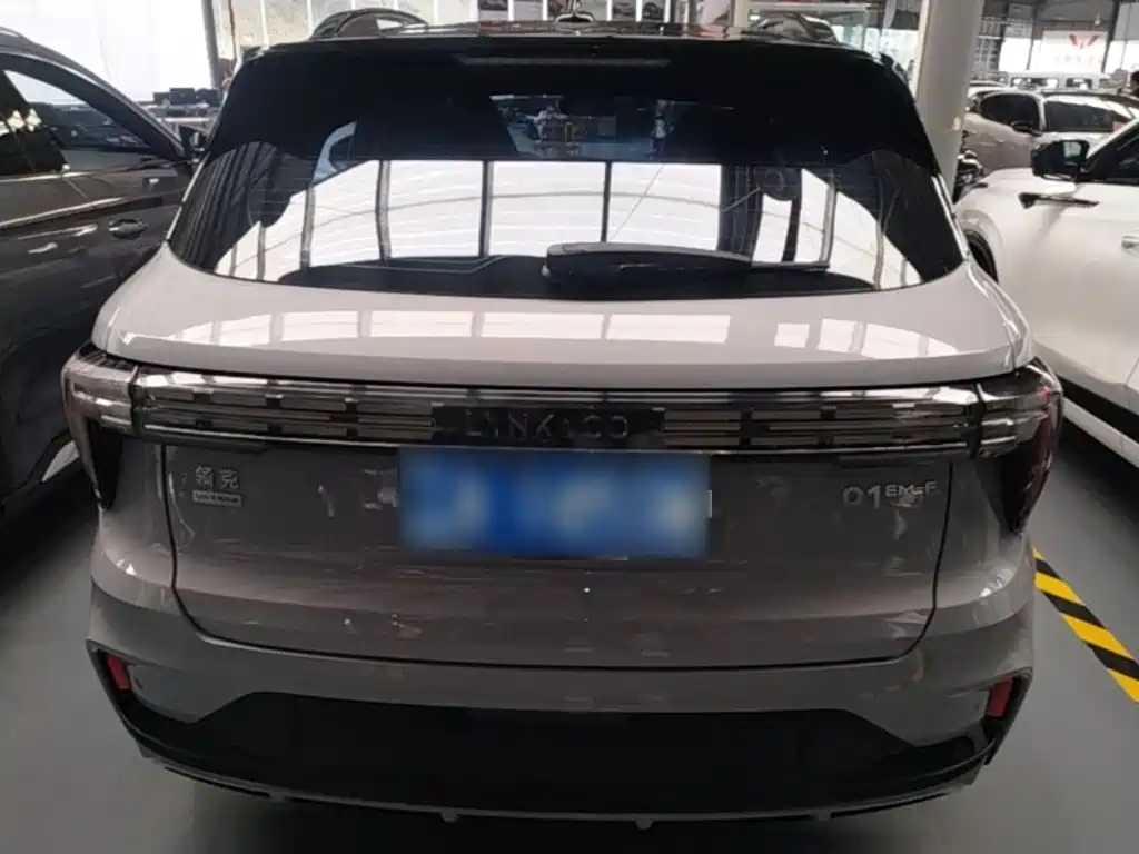Lynk & Co 01 — миниатюра 6